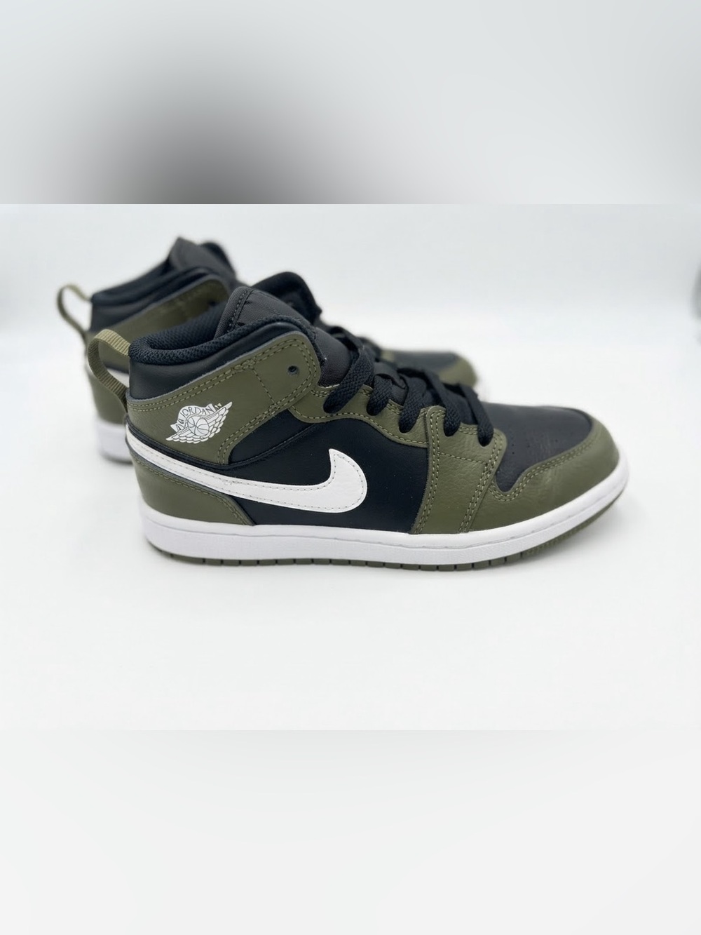 Nike Air Jordan 1 Mid Medium Olive Black White Youth Size 1Y DQ8424-092